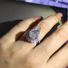 Load image into Gallery viewer, 8 Carat Pear Cut Moissanite Ring G-H Colorless VVS Bridal Set