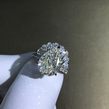 Load image into Gallery viewer, 8 Carat Pear Cut Moissanite Ring G-H Colorless VVS Bridal Set
