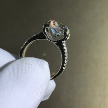 Load image into Gallery viewer, 5 Carat Round Cut Moissanite Ring G-H Colorless