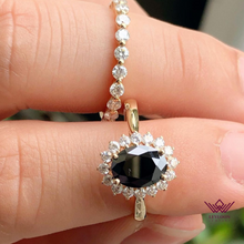 Load image into Gallery viewer, Oval Cut Halo Black Bridal set Moissanite Ring and Band