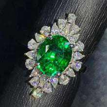 Load image into Gallery viewer, 2.75 Carat Oval Cut Starburst Lab Made Green Emerald Ring - 9K, 14K, 18K Solid Gold and 950 Platinum