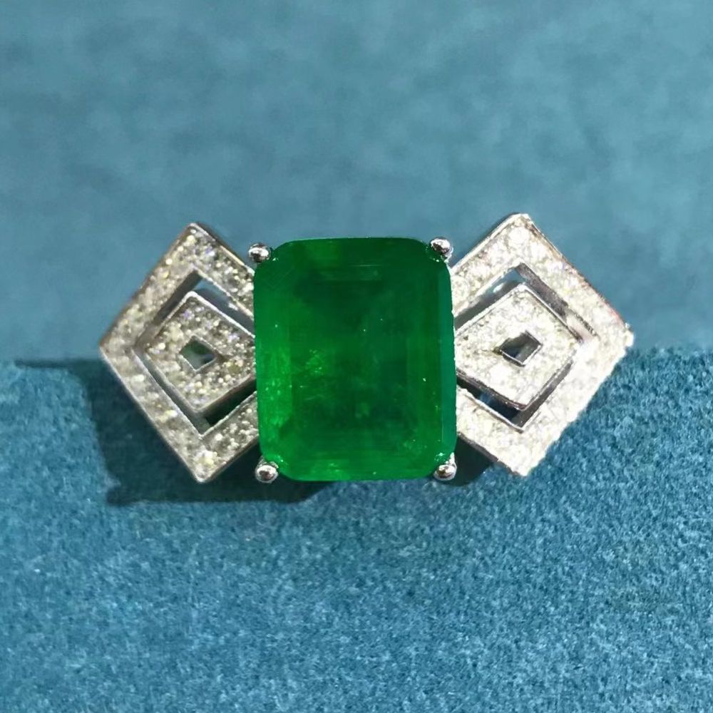 4 Carat Lab Made Green Emerald Cut Bead-set Basket Ring