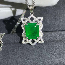 Load image into Gallery viewer, 5 Carat Cabochon Cut 4 Claw Lab Made Green Emerald Necklace