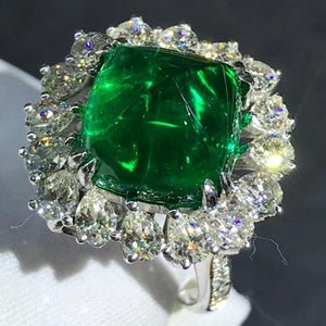 8.6 Carat Dome Cut Lab Made Emerald with Durable 9K Gold