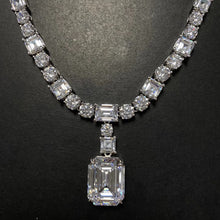 Load image into Gallery viewer, The Emerald King Necklace