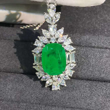 Load image into Gallery viewer, 10 Carat Colorless Cushion Cut VVS Simulated Green Emerald Necklace